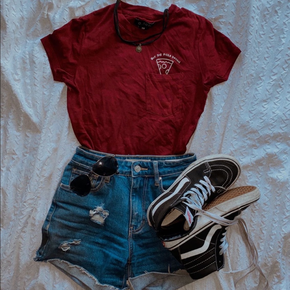 Top with front pocket graphic
